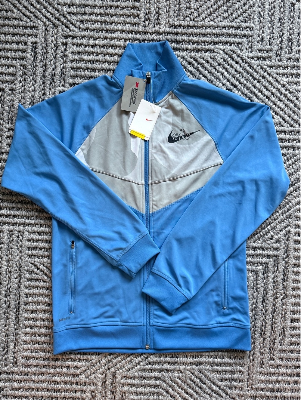 NWT Rare Nike Dri-fit Pre Lives 3M Reflective Jacket size M